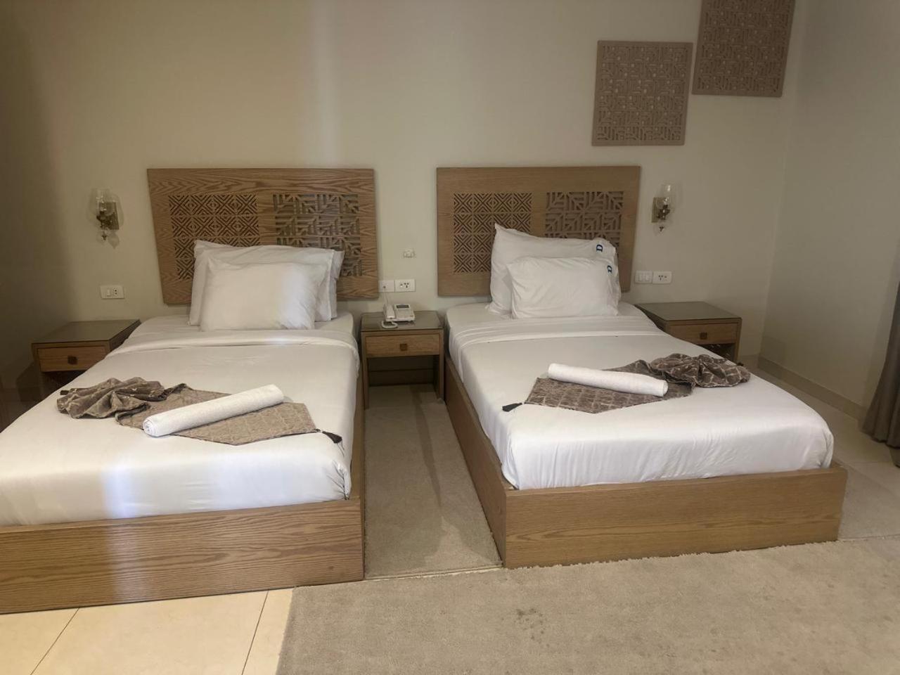 Doudou Pyramids View Hotel Kafrat al Jabal Exterior photo
