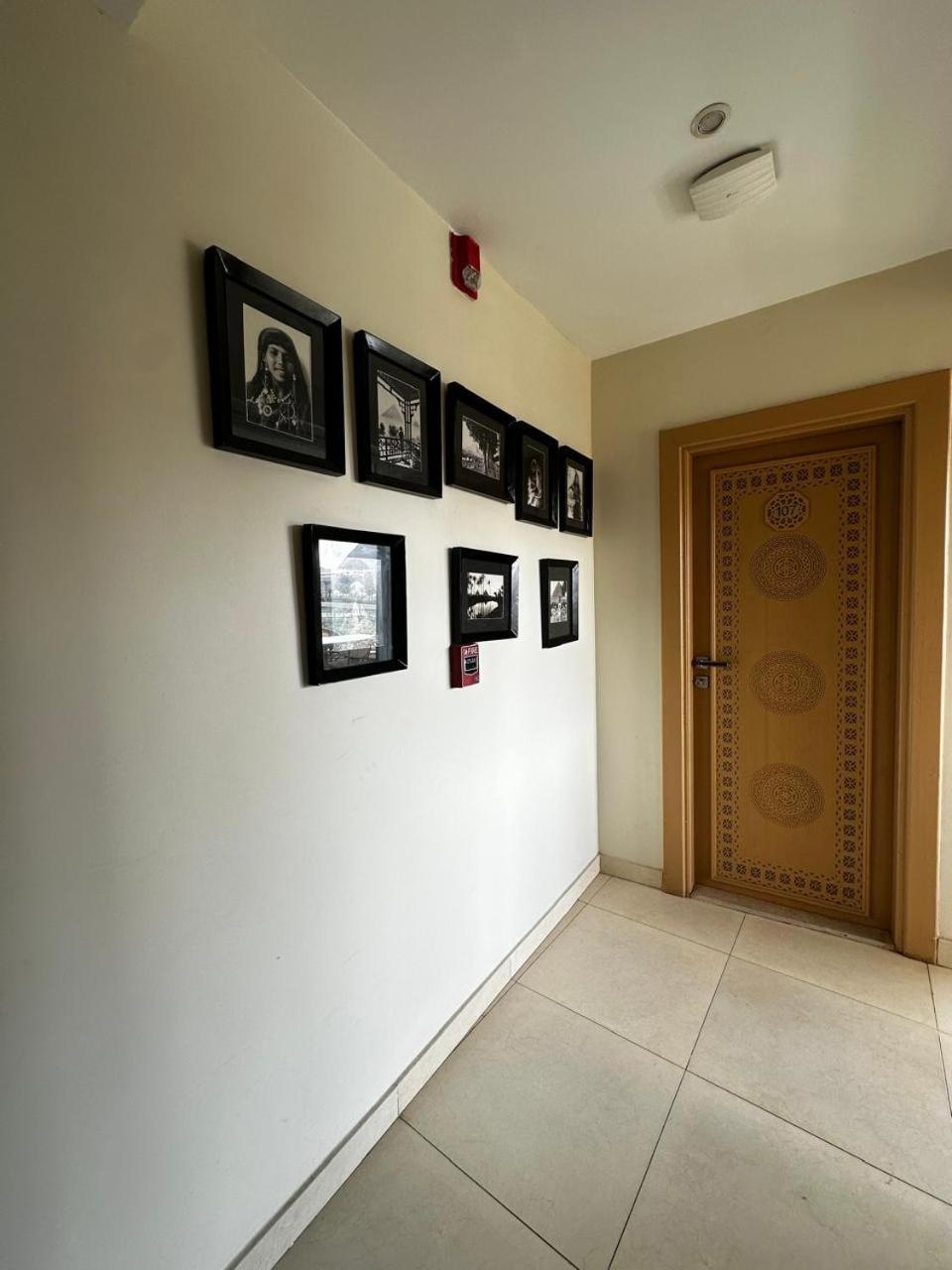 Doudou Pyramids View Hotel Kafrat al Jabal Exterior photo
